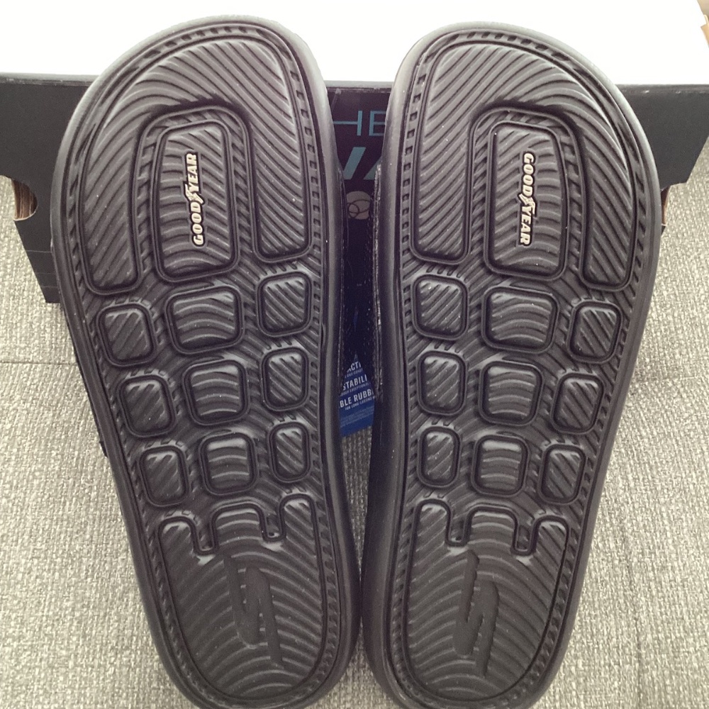 Skechers Women's Hyper Slide - Radiant Slide Sandals, size 7 - Picture 2 of 10